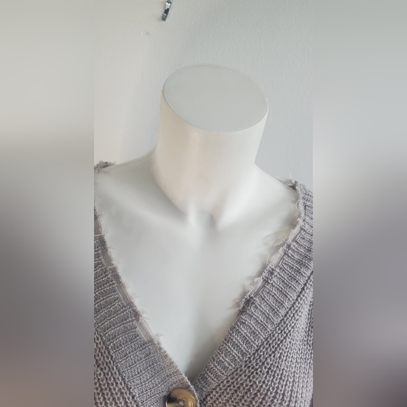 JOLIE&JOY size L - cropped distressed cardigan/sweater -button down - Picture 6 of 10